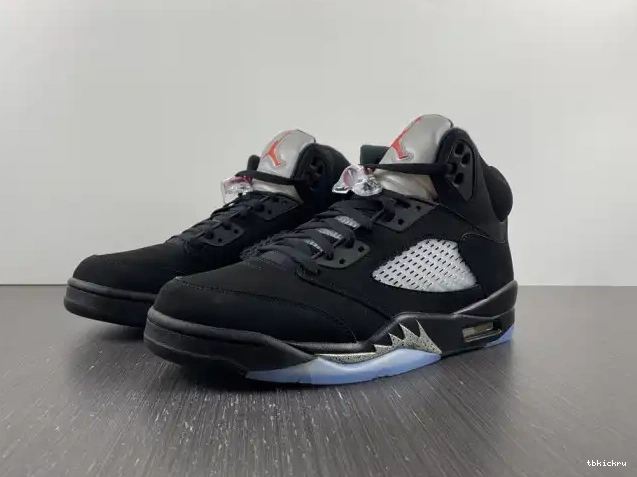 TBK 845035-003 Retro (2016) Metallic Black Jordan 5 0513